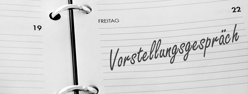Ringbuch mit Kugelschreiber und die Worte 